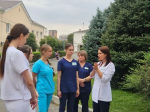Депутаты гордумы помогают волгоградским старшеклассникам определиться с будущей профессией