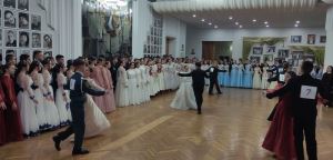 Более 250 школьников из Волгограда приняли участие в новогоднем кадетском балу