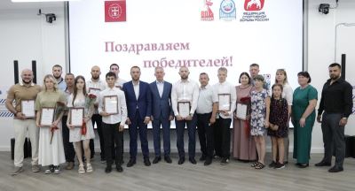 Победители соревнований по панкратиону получили награды от депутатов гордумы