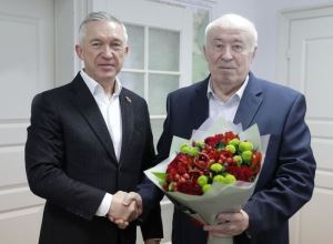 Традиция диалога: председатель гордумы встретился с Почётным гражданином Борисом Усиком