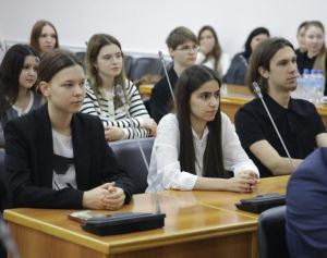 Депутаты гордумы продолжают диалог с молодёжью