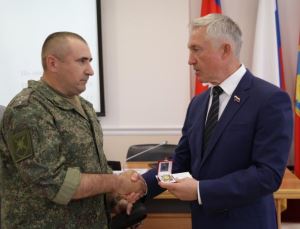 Почетного знака «За верность Отечеству» удостоены в 2025 году двадцать волгоградцев