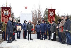 В Волгограде почтили память защитников «Острова Людникова»