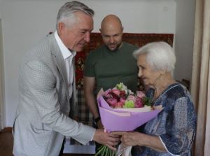 102-й день рождения отмечает участница Сталинградской битвы Валентина Подлесная
