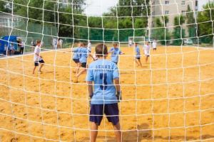 В Тракторозаводском районе появилась площадка для пляжного футбола и волейбола