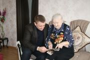 14 февраля первый заместитель председателя Волгоградской городской Думы, депутат по Советскому району Андрей Гимбатов побывал в гостях у участницы Сталинградской битвы Марии Леонтьевны Быковой.