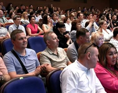 Волгоградских химиков поздравили с профессиональным праздником