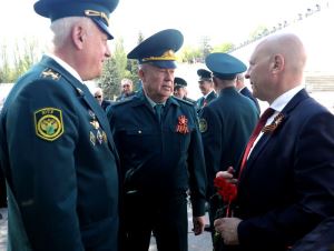Сотрудники и ветераны таможенной службы провели митинг на главной высоте России