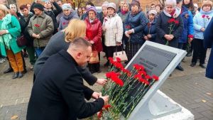 В Советском районе почтили память героических защитников Сталинграда