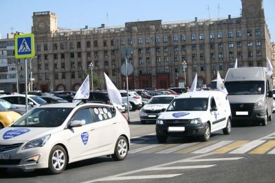 Сегодня из Волгограда отправилась колонна автомобилей с гуманитарным грузом для школ ДНР