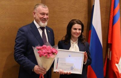 Депутаты гордумы поздравляют коллегу! 