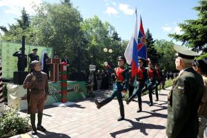 На площади Чекистов почтили память пограничников