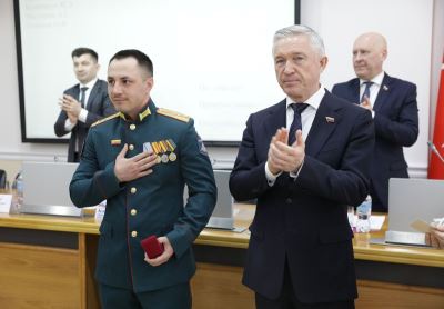 Бойцу отряда «Бессмертный Сталинград» вручена высшая муниципальная награда