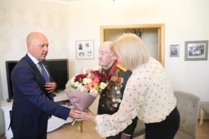 99 лет сегодня исполнилось Почетному жителю Волгограда, ветерану Великой Отечественной войны Евгению Фёдоровичу Рогову