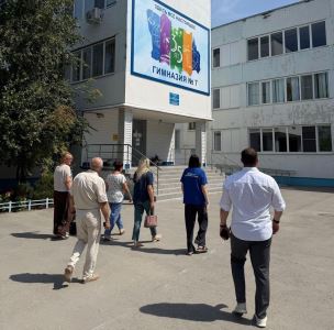 Депутаты гордумы вместе с общественниками проверяют готовность школ к 1 сентября