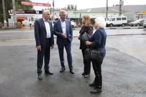 Яма на Ополченской заделана, тротуарное покрытие восстановлено