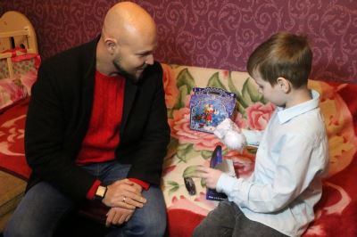 Руслан Морозов исполнил новогодние мечты юных волгоградцев
