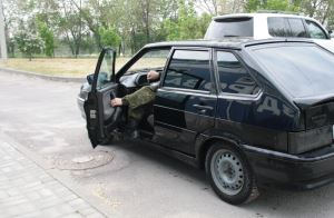 Волгоградцы передали еще одну машину СВОим