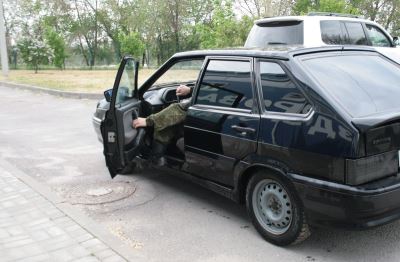 Волгоградцы передали еще одну машину СВОим