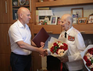 «Мы вами гордимся!»— в Волгограде чествуют участника Парада Победы Александра Ивановича Колотушкина