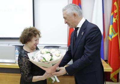 Свет добра и мужества: в Волгограде наградили тех, кто поддерживает фронт и тыл