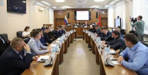 Сто лучших студентов вузов и сузов удостоены стипендии муниципалитета