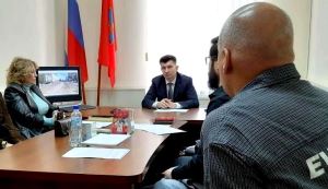 Прием граждан провел зампред гордумы Геннадий Кузнецов