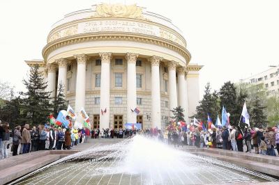 В Волгограде прошла первомайская акция «Солидарность трудящихся народов России – единство страны!»