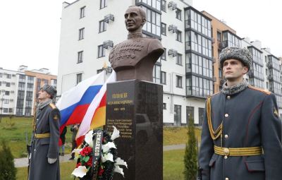 В Волгограде установили памятник дважды Герою Советского Союза Иссе Плиеву